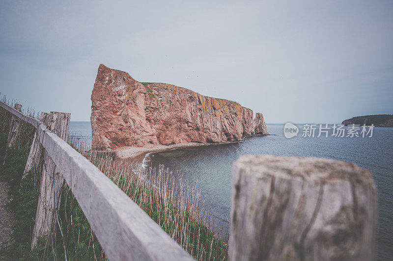 在加拿大魁北克省的Perce Rock